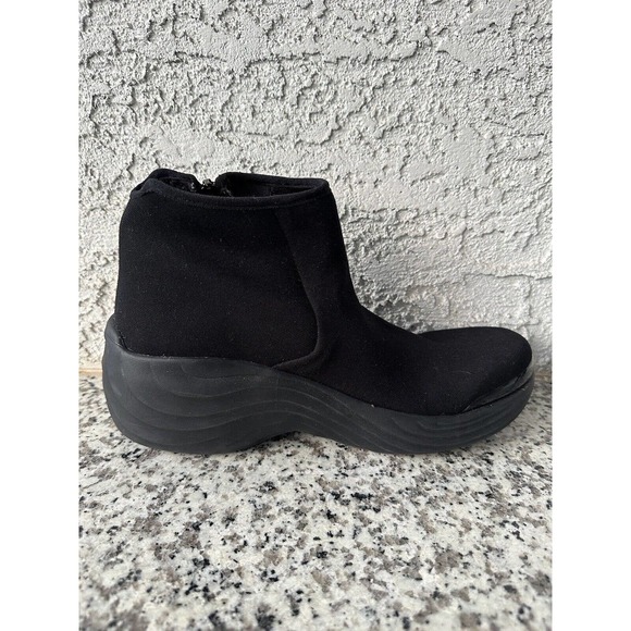 bzees zora platform wedge boot